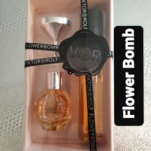 Victor & Rolf Flower Bomb Travel Duo